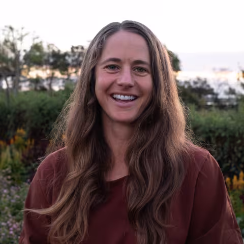 maggie-crawford-headshot