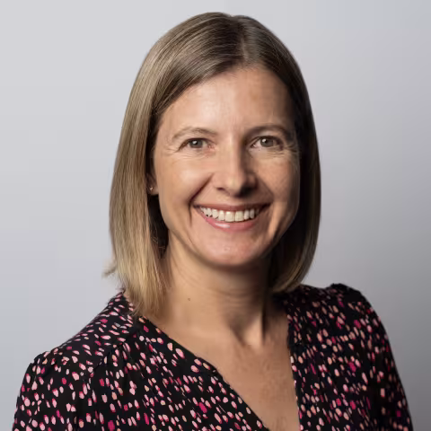 sarah-davies-headshot